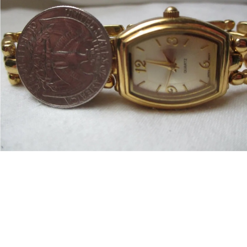 Ladies Watch - Picture 2 of 9